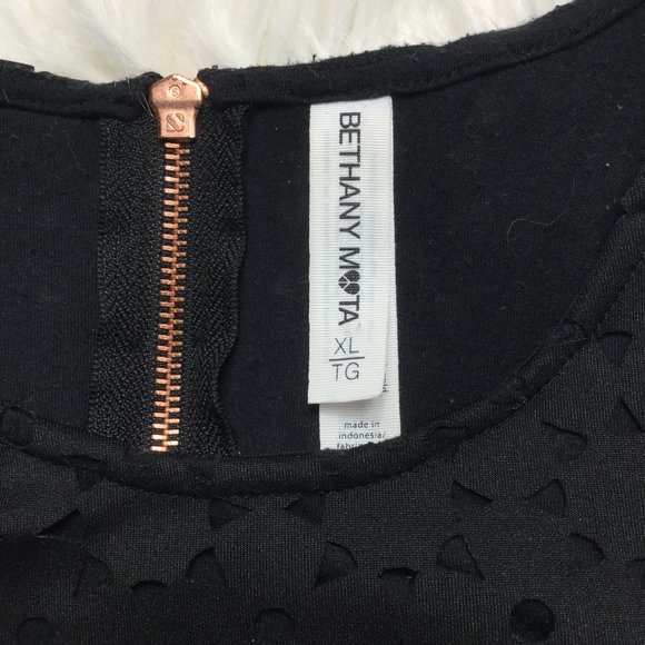 Bethany Mota Laser Cut Black Crop Top, XL - Picture 2 of 5